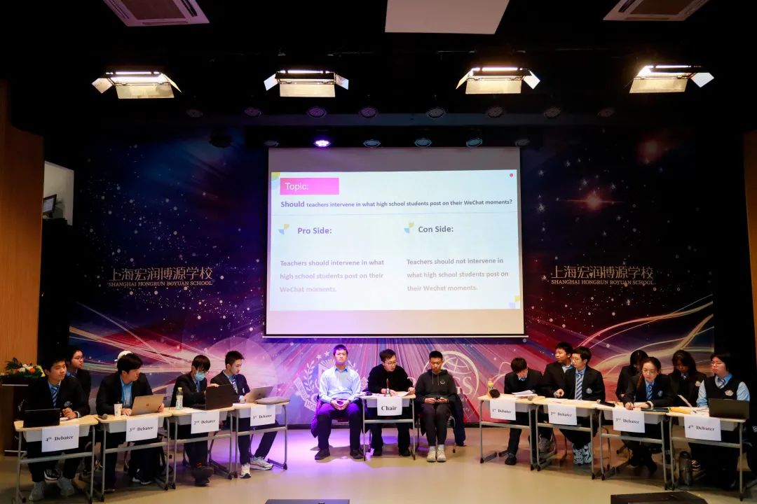 Experience Critical Thinking in Debate